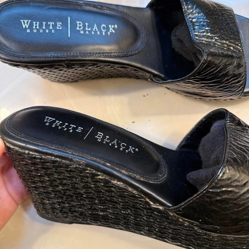 White House Black Market Black Patent Leather Woven Wicker Slide Wedge Sandals - Picture 3 of 7